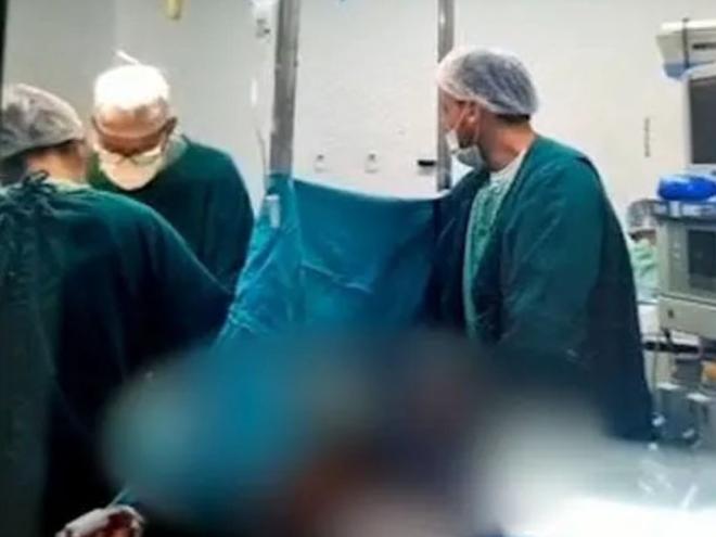 Cenário em que foi filmado o estupro de uma mulher em trabalho de parto dentro de um hospital; flagrante revelou a ação do maníaco