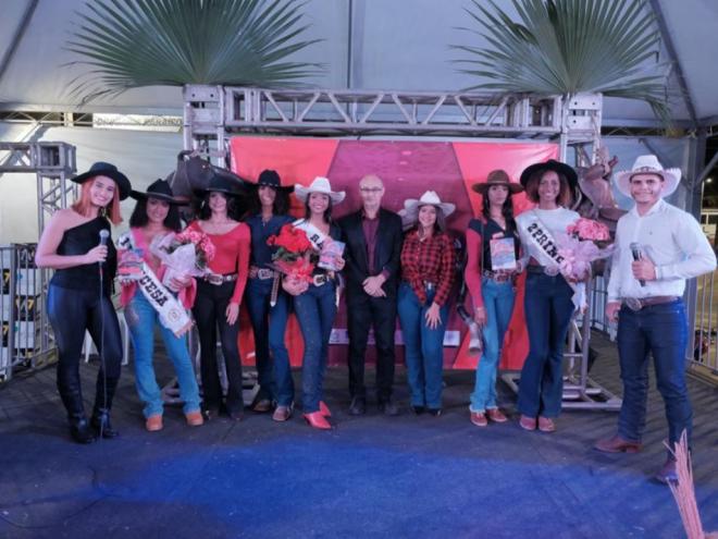Evento reuniu cerca de 2 mil pessoas na Praça da Matriz: resgate do orgulho de ser paraisense