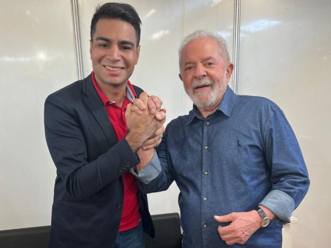 Léo Patrick e o pré-candidato a presidente da República, Luiz Inácio Lula da Silva 