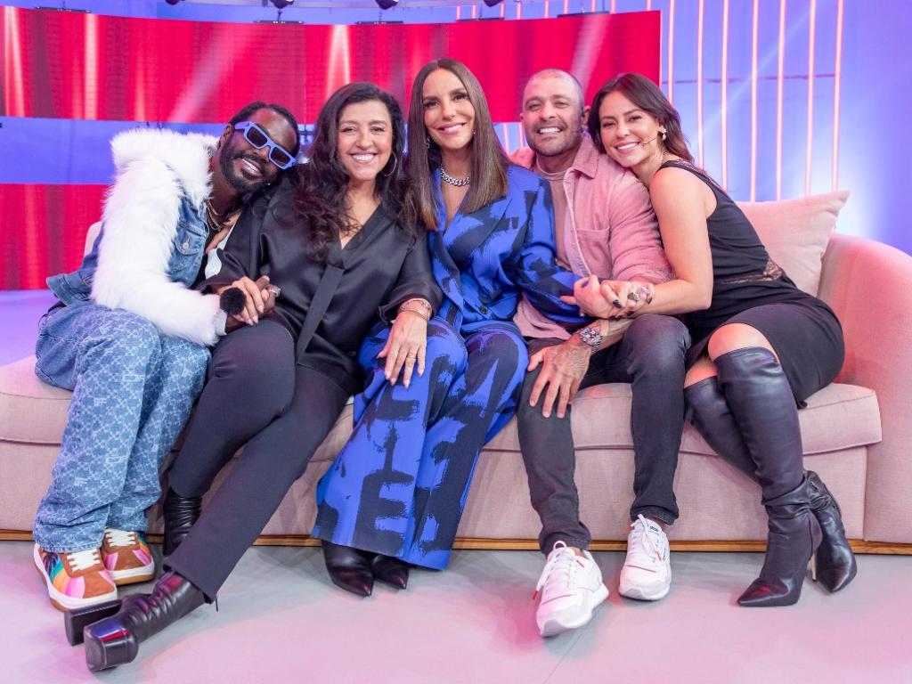 Jonathan Azevedo, Regina Casé, Diogo Nogueira e Paolla Oliveira, convidados mais do que especiais da primeira edição