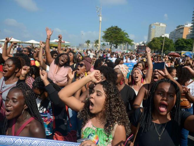 O racismo e a desigualdade social são barreiras enfrentadas por mulheres negras, que precisam de estímulo no combate ao racismo na área de saúde