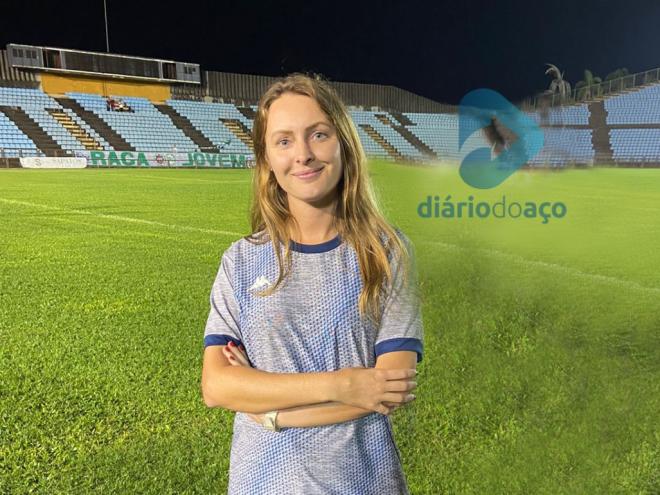 A competência ao atuar como auxiliar de campo e analista de desempenho é a marca de Michele Kanitz  