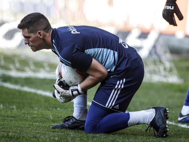 Goleiro vai continuar na Raposa até o fim de 2024