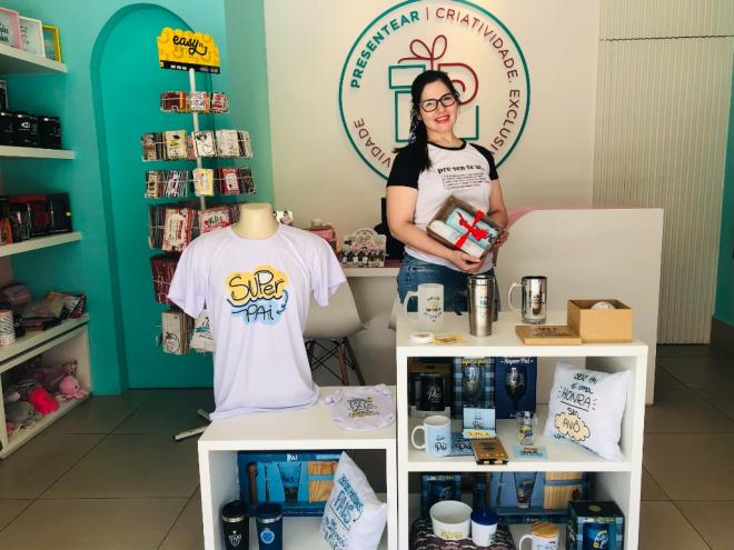 Ludimila Cabral tem uma loja de presentes personalizados em Ipatinga e está empolgada com as vendas deste ano  