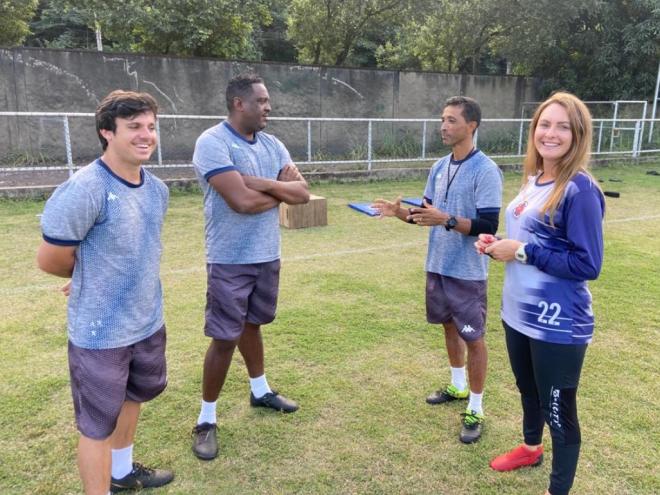 Jorge Castilho e o auxiliar Fábio Pantoja formaram uma dupla que trabalhou com afinco, juntamente com os não menos competentes Pedro Henrique Soares (preparador físico) e Michele Kanitz (auxiliar e analista de desempenho) 