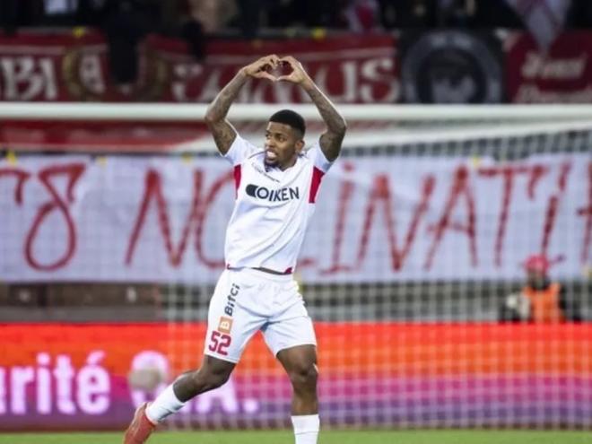 Jogador esteve emprestado ao Sion, da Suíça, e agora reforçará o time celeste
