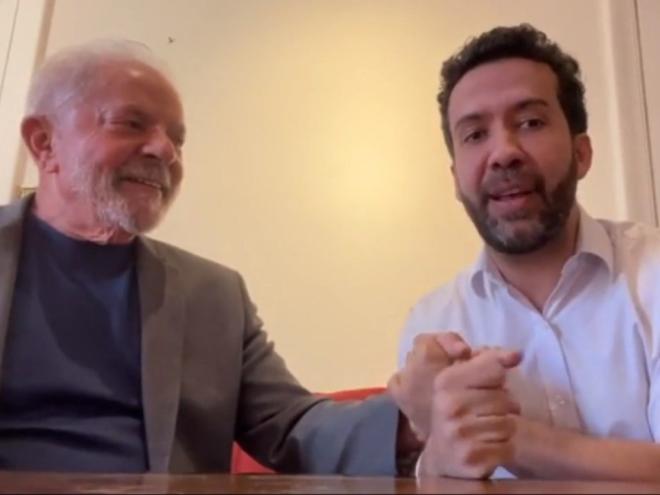Durante a live, o deputado federal André Janones (Avante-MG) declarou apoio ao ex-presidente Lula (PT)