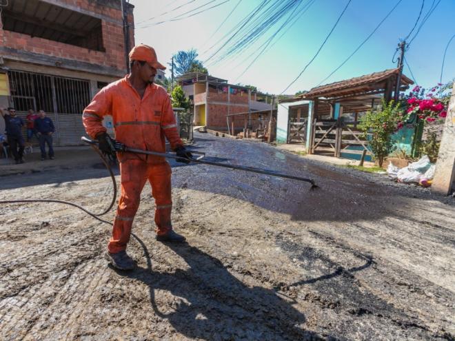 Condutores de veículos precisam ficar atentos à sinalização no local