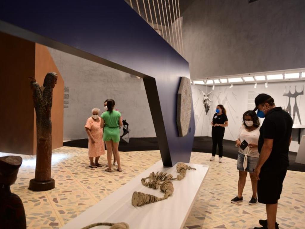 O Centro de Memória proporciona um passeio pela história da siderurgia no acervo de obras de arte