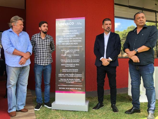 Nicolau Carvalho Esteves (Fundador do Grupo Afya) - Gustavo Nunes (Prefeito de Ipatinga) - Vinicius Lana (Diretor Geral da Univaço) - Adiel Oliveira (Vice-presidente da Câmara de Ipatinga)