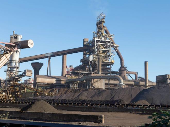 A manutenção do alto-forno 3 não oferece riscos à segurança e à saúde da comunidade, conforme a Usiminas 