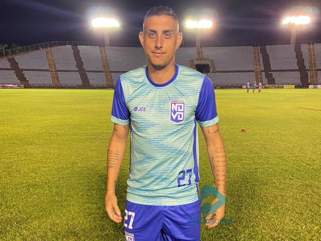 O experiente zagueiro Rafael Caldeira é o capitão e comanda a zaga